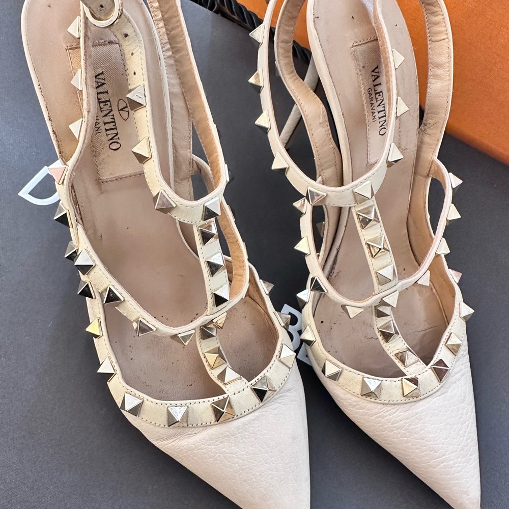 Valentino Garavani
Rockstud Grainy Leather Ankle Strap Pumps 100 Mm